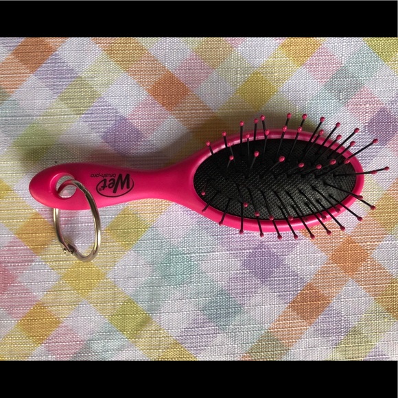 NWT The Wet Brush Limited Edition Key-Chain! 👑 - Picture 7 of 7